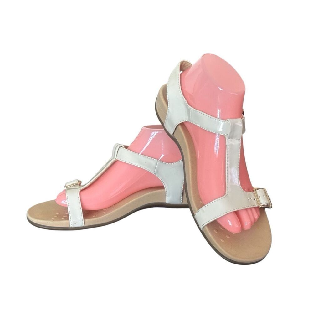 Vionic Ivory Patent Adriane T-Strap OrthoHeel Sandals. Size 9